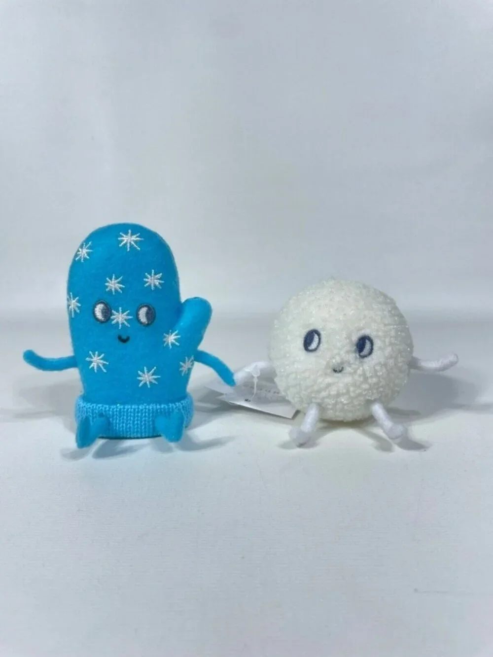Wondershop Holiday Winter Felt Duo MITTEN & SNOWBALL Figures 8